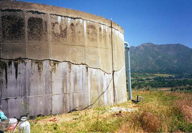Резервуар для очистки воды Гидроизоляция и ремонт стен резервуара для очистки воды. Применяемые материалы Xypex Admix (137 м.куб. бетона).